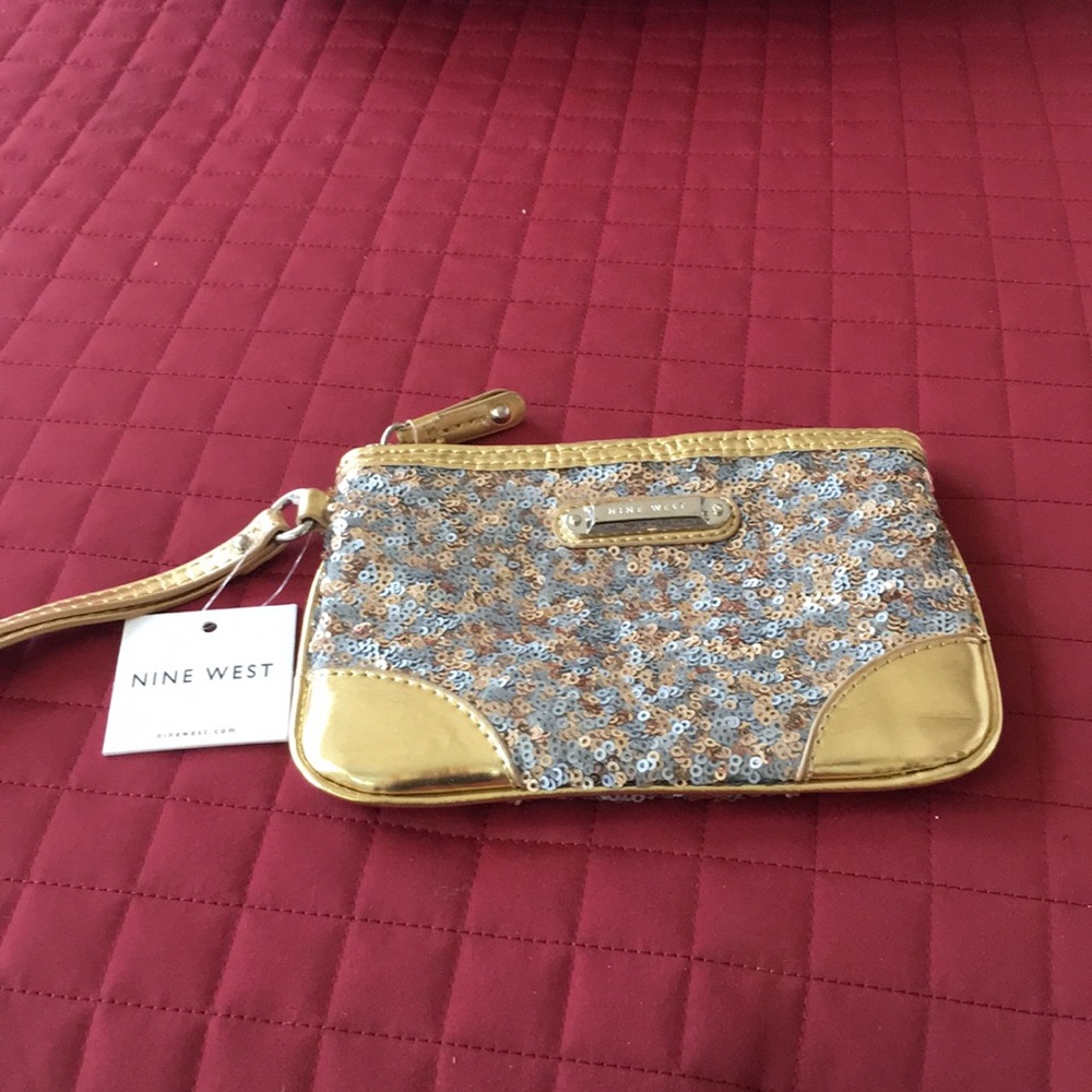 NINE WEST sparkling wristlet new never used